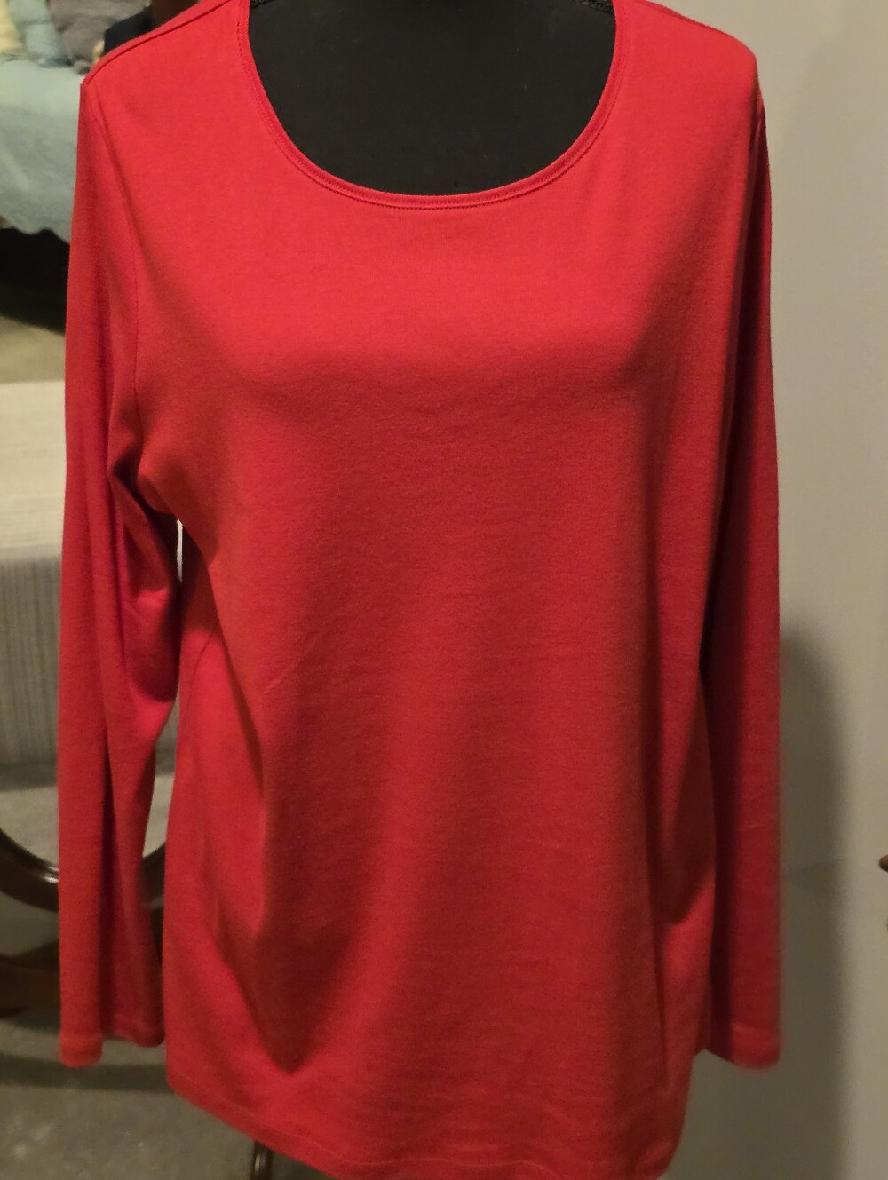 TALBOT'S Classic Red Long-Sleeve Scoop Neck Women's Top